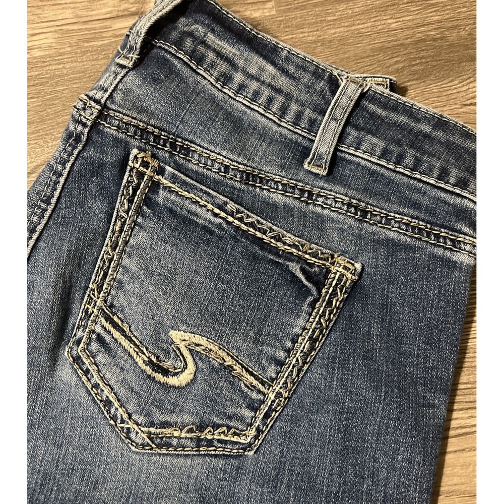 Silver Suki Boot Cut Dark Wash Mid Rise Stretch Blue Jeans Size 32x33